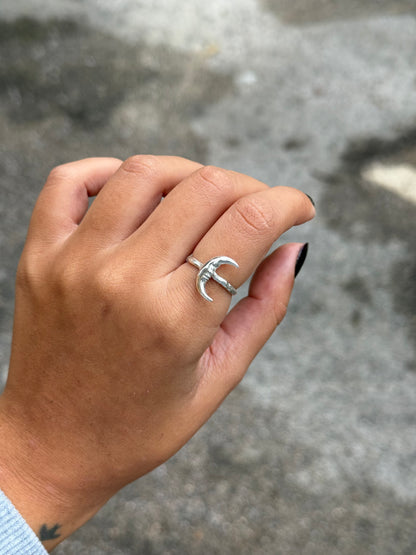 Lunar Claw
